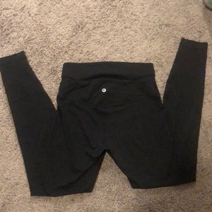 Lululemon leggings size 6- EUC